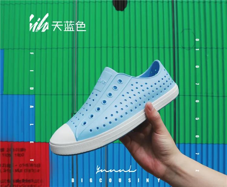 Men's Sandals Casual Outdoor Summer Hole White Shoes Breathable and Non Slip Soft Soled Shoes Canvas Shoes Dance
