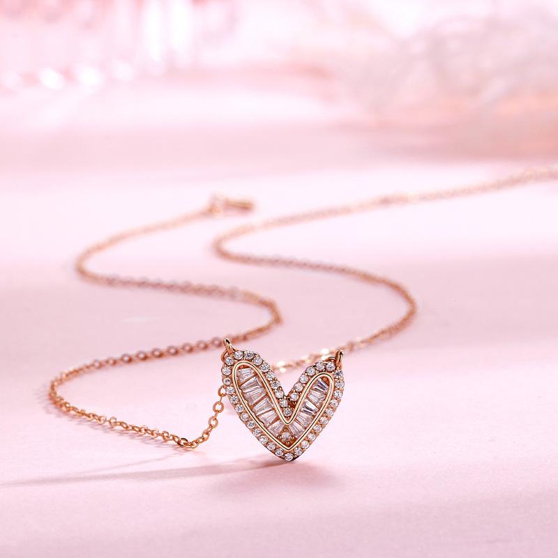 Romantic Heart Love Necklace Female Niche Light Luxury Temperament Versatile Ins Style Love Flash Diamond Necklace Quality