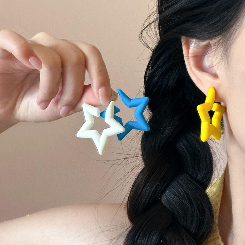 

Hoop Earrings Colorful Star Earrings Acrylic Hoop Ear Buckle Trendy Hollow Pentagram Earring Women синій