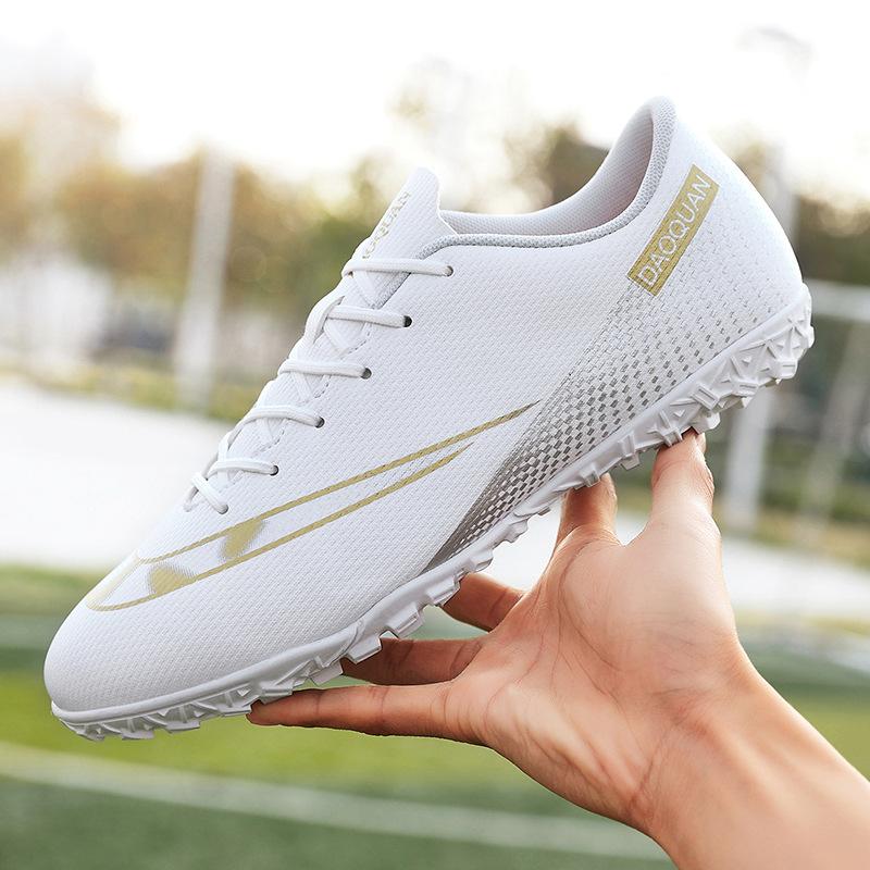 2025 new low-top broken nail football shoes children's football shoes foreign trade youth football shoes lightweight
