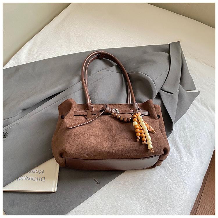 Retro High-value Underarm Bag Women's 2025 New Large-capacity Suede Tote Bag Simple Shoulder Commuter Bag