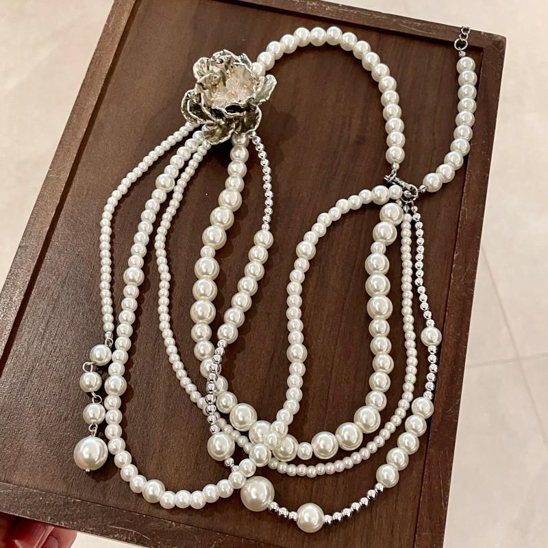 Vintage Silver Petal Crystal Multi-Layer Pearl Necklace - Trendy Clavicle Chain for Women