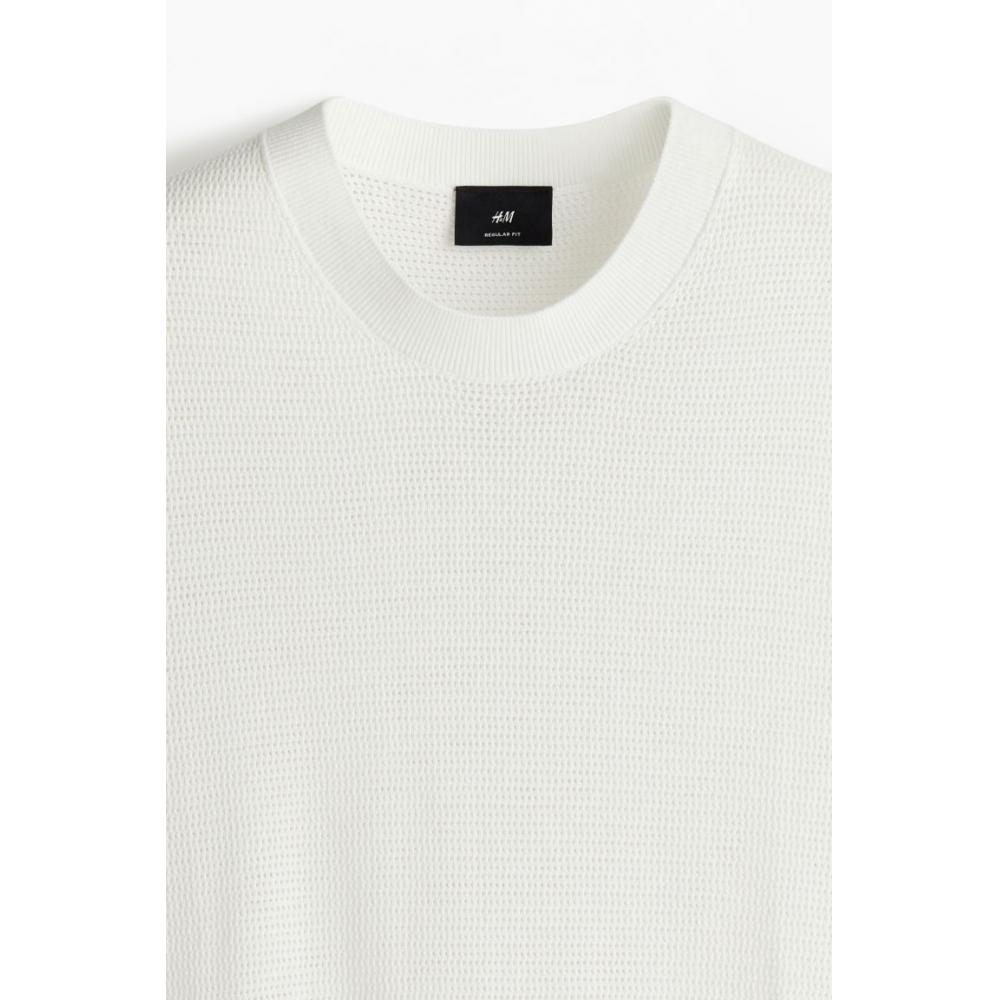 H M Regular Fit Hole Knit Tee wHite