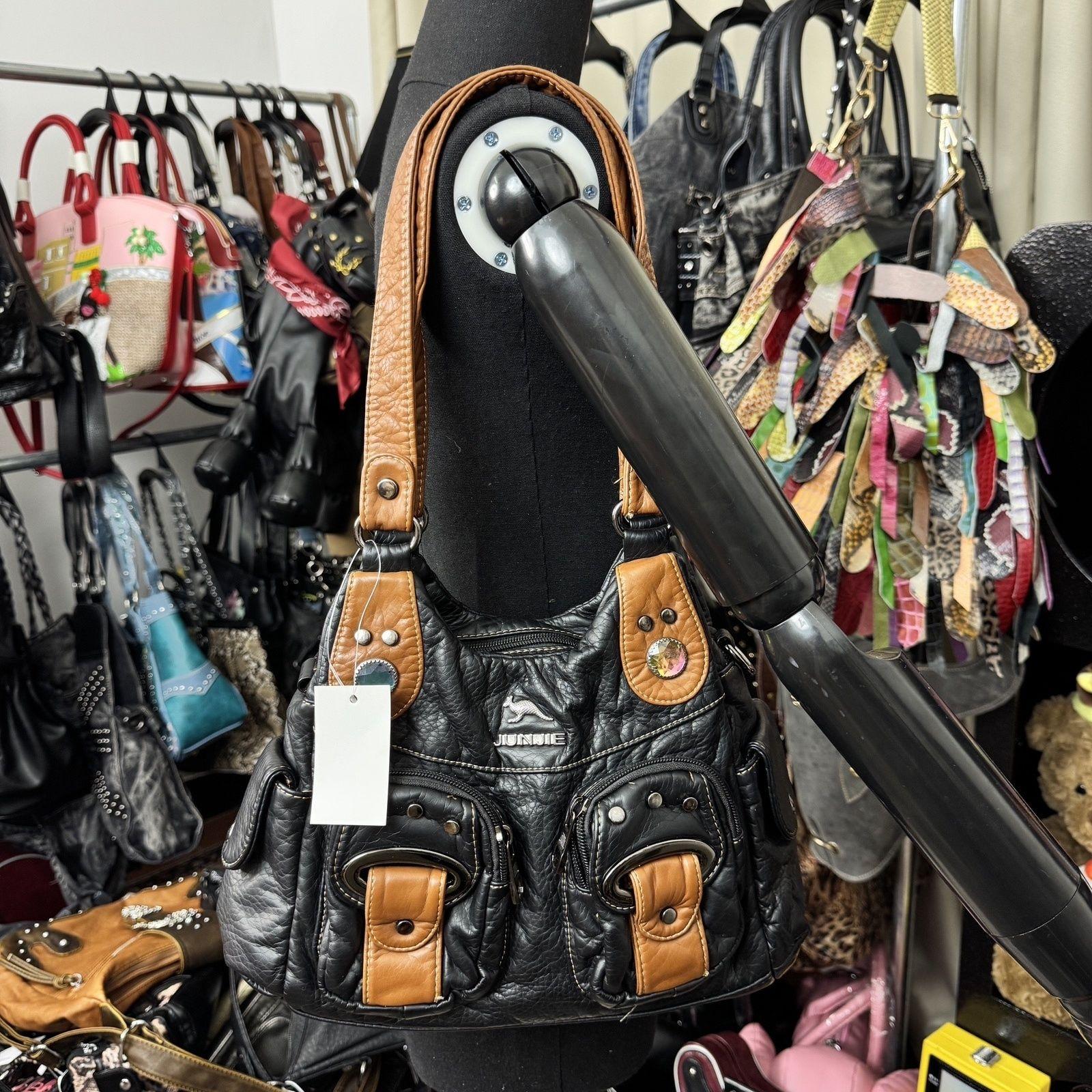 

Hot Girl Vintage Y2k Rivet Shoulder Bag Women Large Capacity Multi Layer Underarm Bag Ladies Fashion Versatile Crossbody Bag New чёрный
