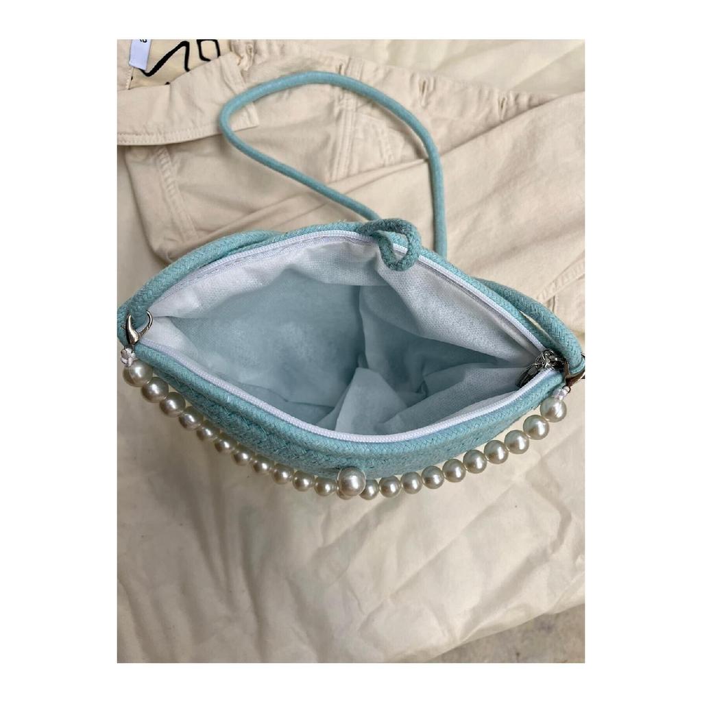 Damen-Schultertasche im Perlendesign in gebrochenem Weiß