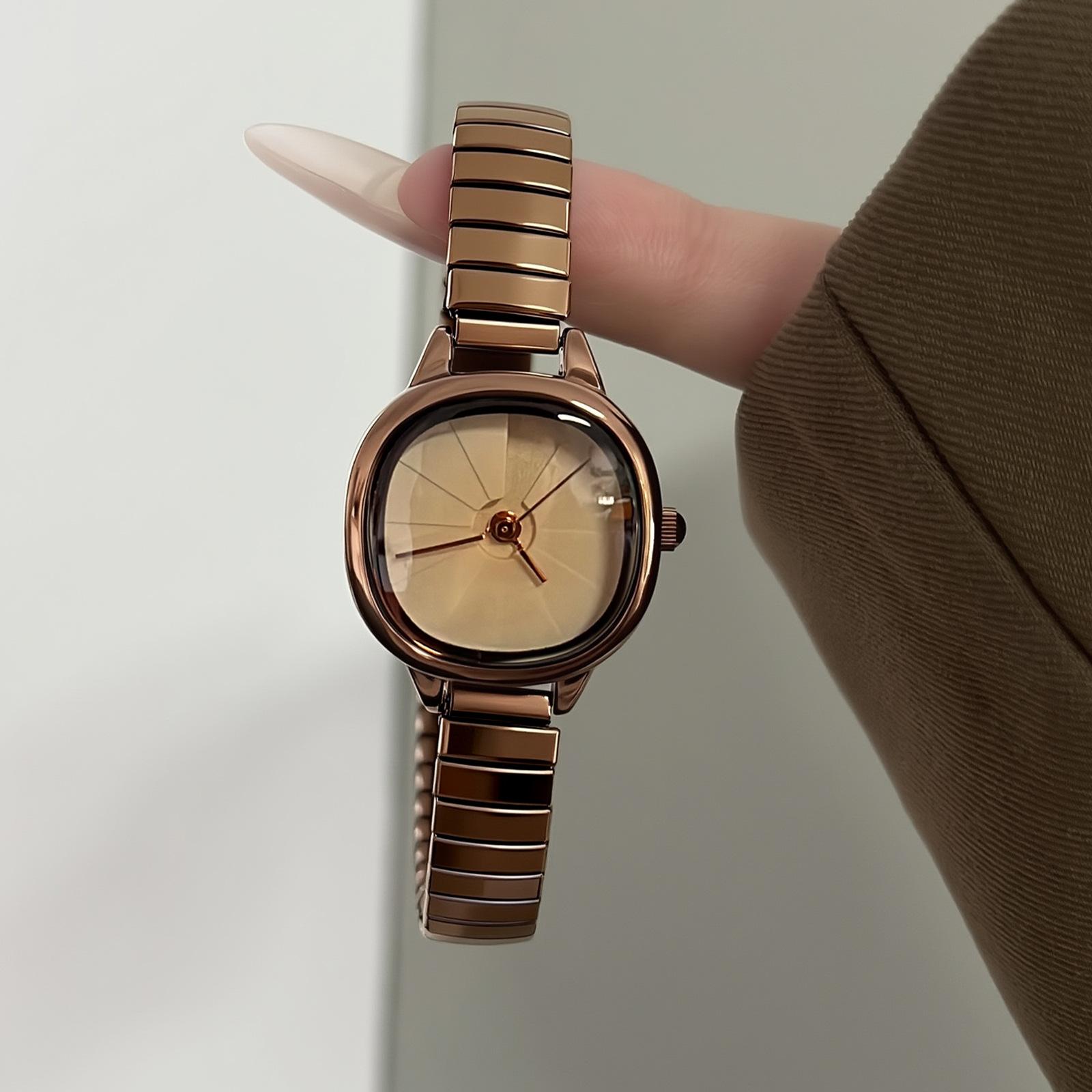

Retro Elastic Band Watch Female Lazy Wind Buckle-Free Elastic Steel Belt Watch Minimalist Sugar Cube Watch