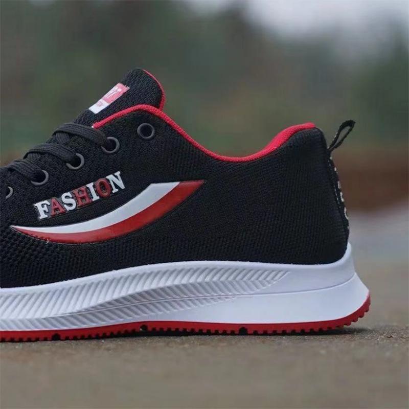 Black Sports Shoes Mesh Breathable Men's Clearance Shoes Soft Soled Non Slip Shoes New Fashion Spring Autumn