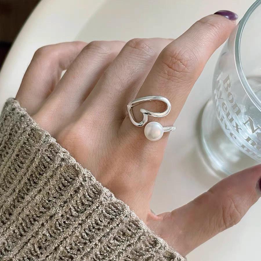 Inel Deschis cu Perle de Nișă 2024: Accesoriu de lux ușor pentru degetul arătător al femeilor