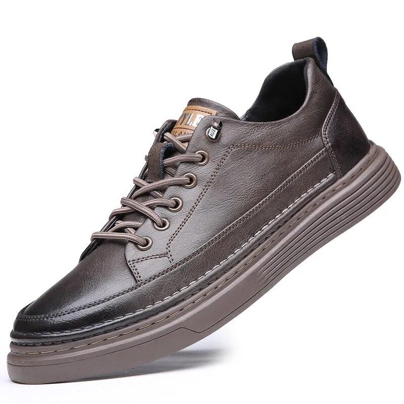 Scarpe in vera pelle Scarpe casual da uomo Scarpe da uomo di marca alla moda Scarpe basse in pelle di mucca Scarpe nere e bianche