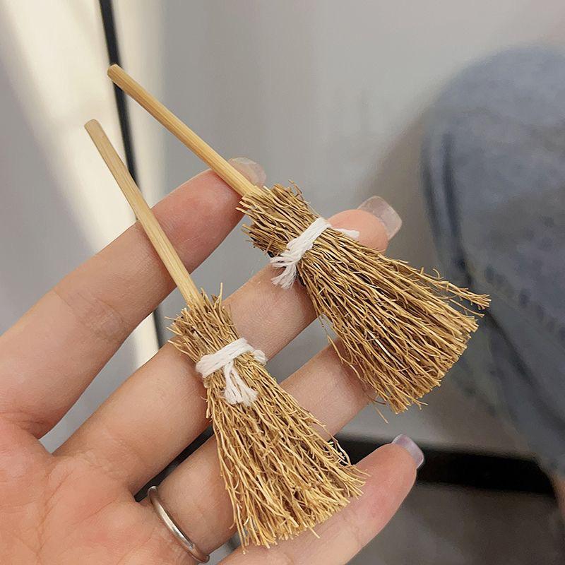 

Creative Mini Wood Broom Model Hair Clip Pin For Women Hairpins Duckbill Clamp Barrettes Hairgrips Hair Accessories Girl Jewelry