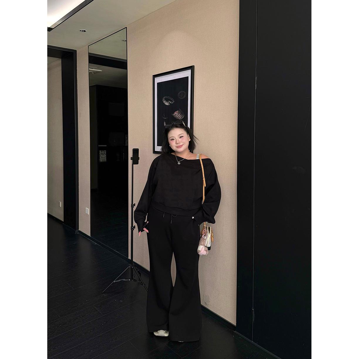 

Cozy Daily Plus Size Off-Shoulder Sweatshirt & High-Waisted Flare Pants Set for Women 3XL
