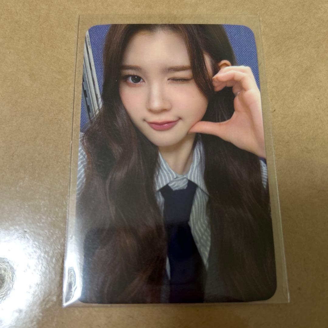 [USED] Hearts2Hearts withmuu Eina Autograph Session Trading Card