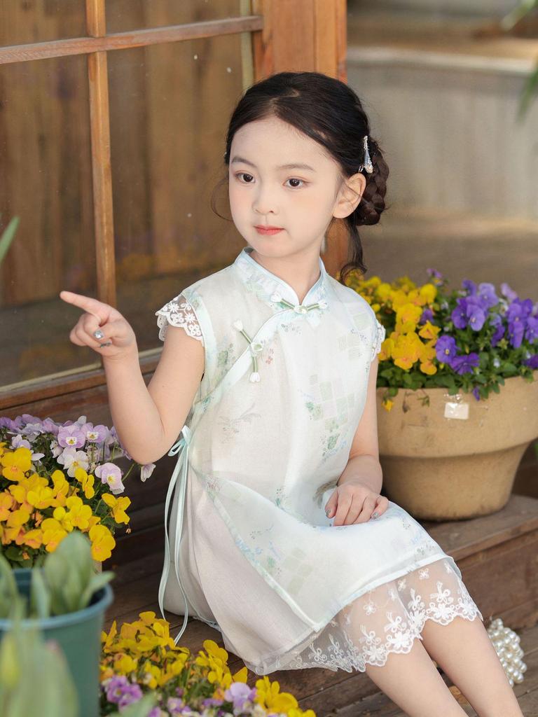 Dziewczęca zielona sukienka z tiulową, bufiaste spódnicą w stylu cheongsam