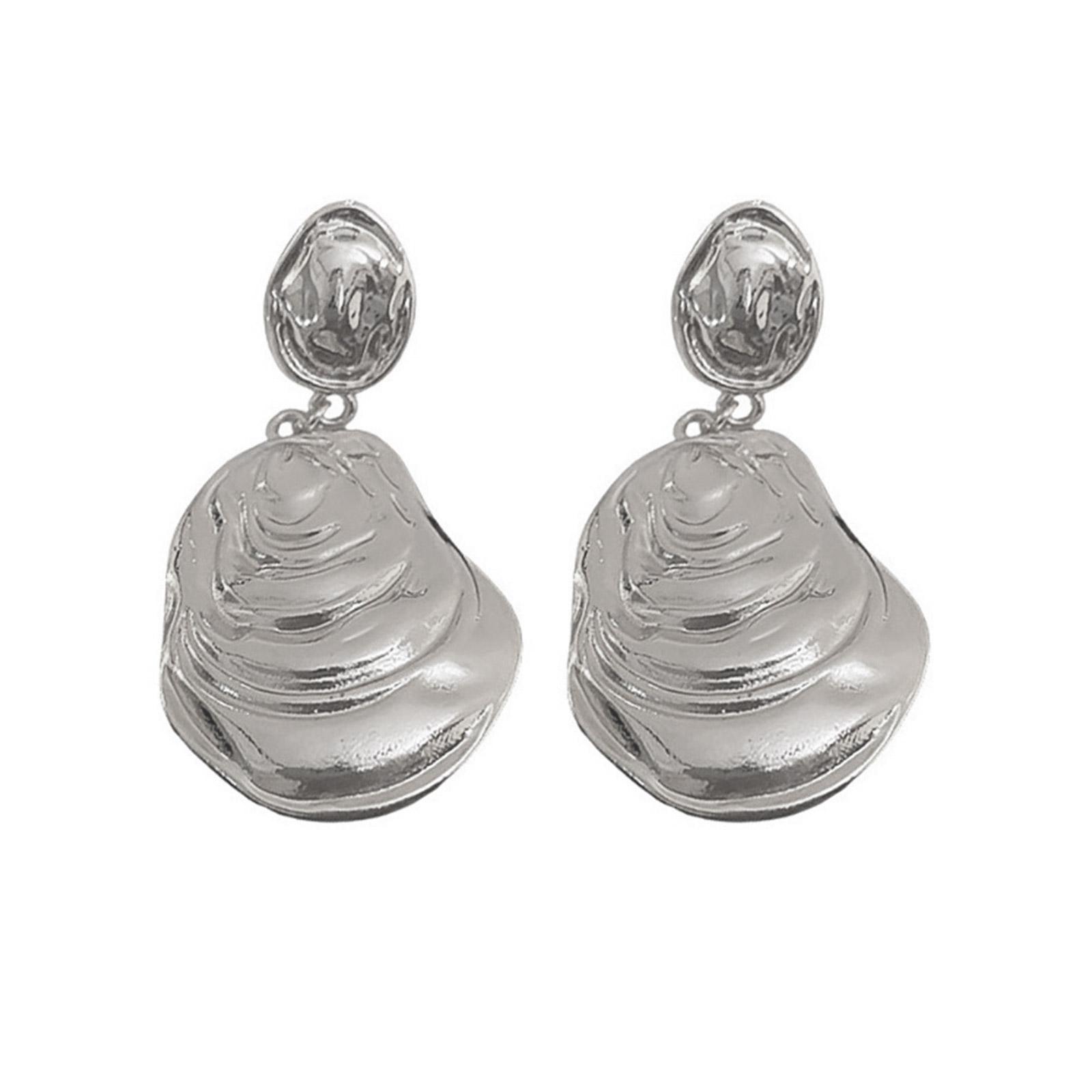 

Lightweight Hammered Drop Earrings Stylish Gold/Silver Plated Drop Earrings for Women with a Modern Geometric Twist серебряный