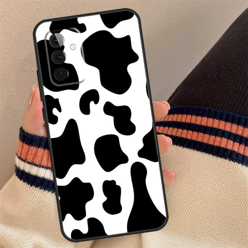 

White Black Cow Print Case For Samsung Galaxy A55 A35 A33 A53 A13 A23 A17 A06 A16 A56 A36 A54 A34 A14 A52 A32 A15 Samsung A54 5G