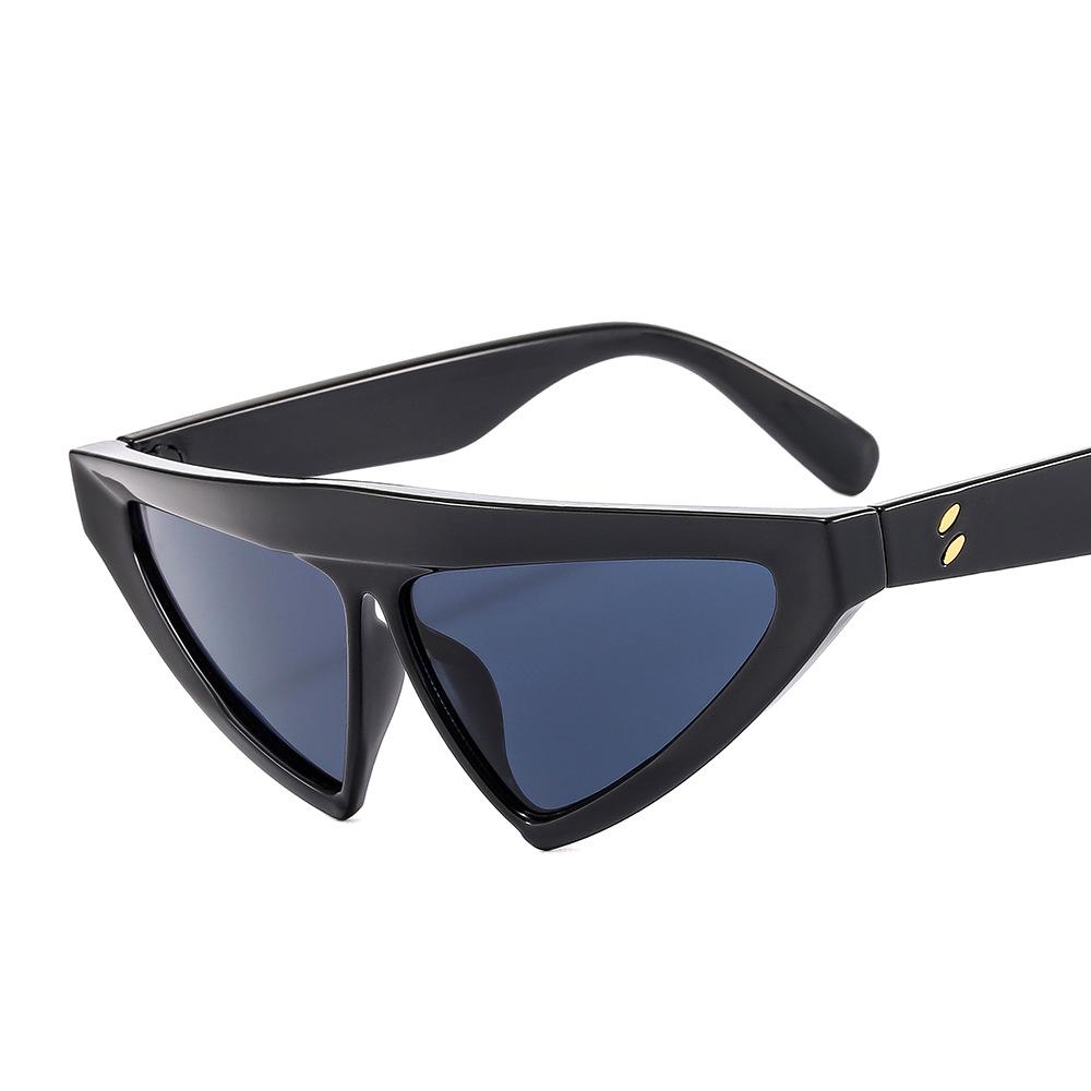 Private Label Sunglasses Women Lunettes De Soleil Concave Logo Promotion Fashion Women Small Triangle Rivet Sunglasses