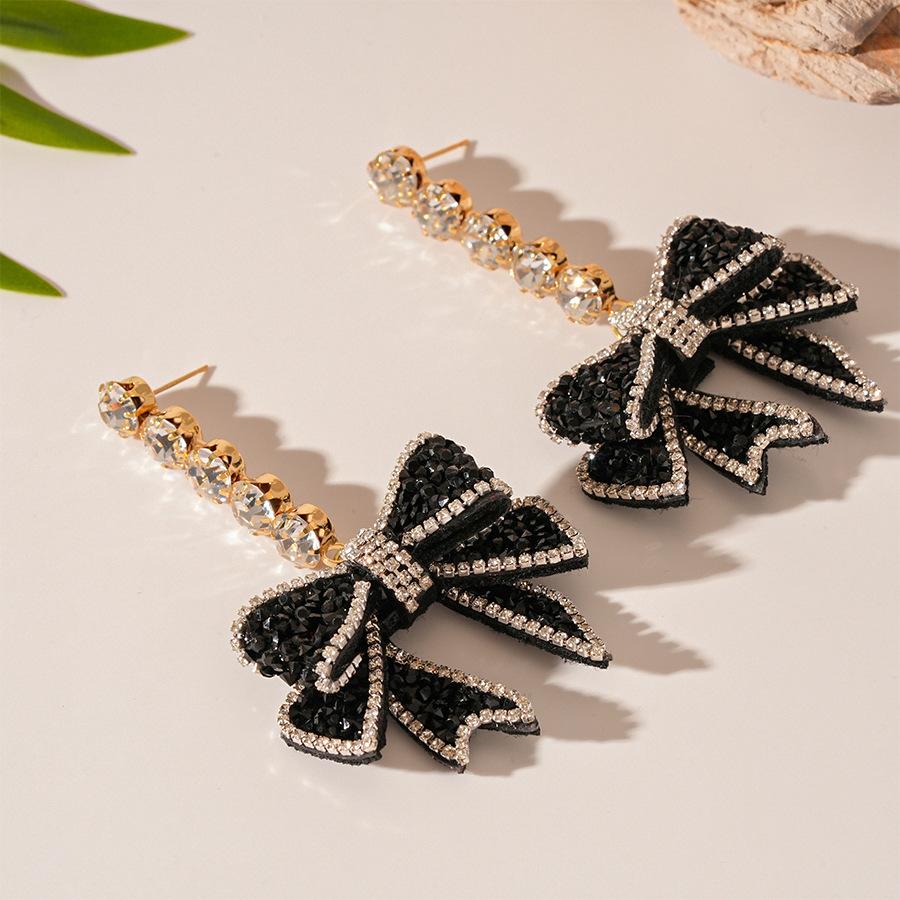 Boucles d'oreilles nœud style sombre Tempérament de luxe léger Boucles d'oreilles haut de gamme pour femmes