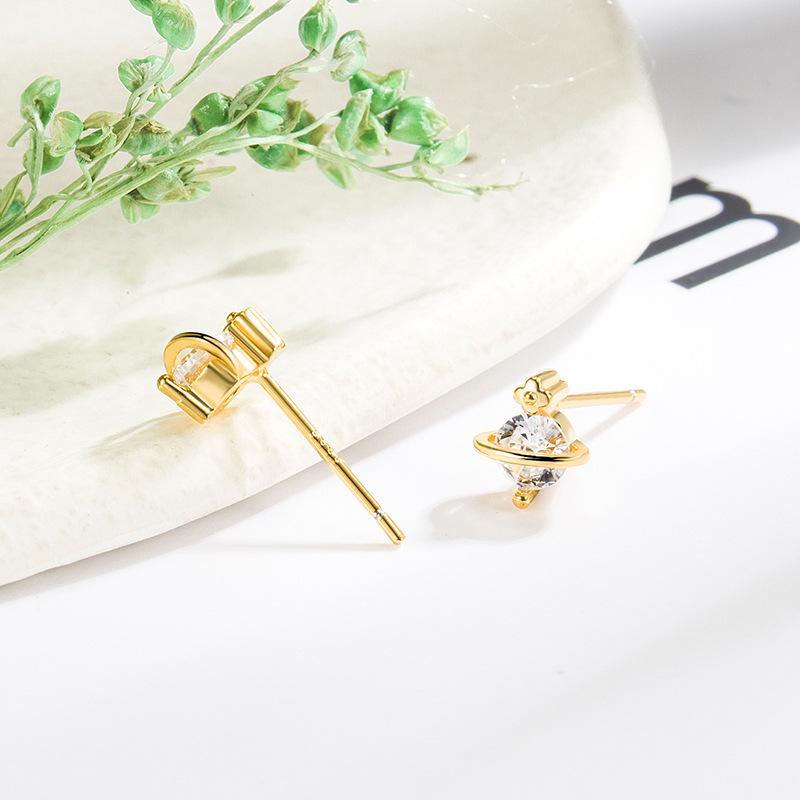 Boucles d'oreilles Mini Saturne Élégantes - Design de Planète Ultra-Petit, Style Coréen Polyvalent pour le Quotidien