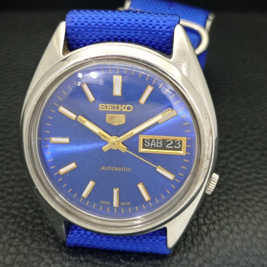 SEIKO 5 AUTOMATIC VINTAGE 7009A JAPAN MENS BLUE COLOR DIAL WATCH a702646-1 R209-a702646