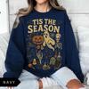 Retro Halloween Sweatshirt Tis' the Season Vintage Halloween Aesthetic Pumpkin Ghost Sweatshirt Y2K Unisex Streetwear