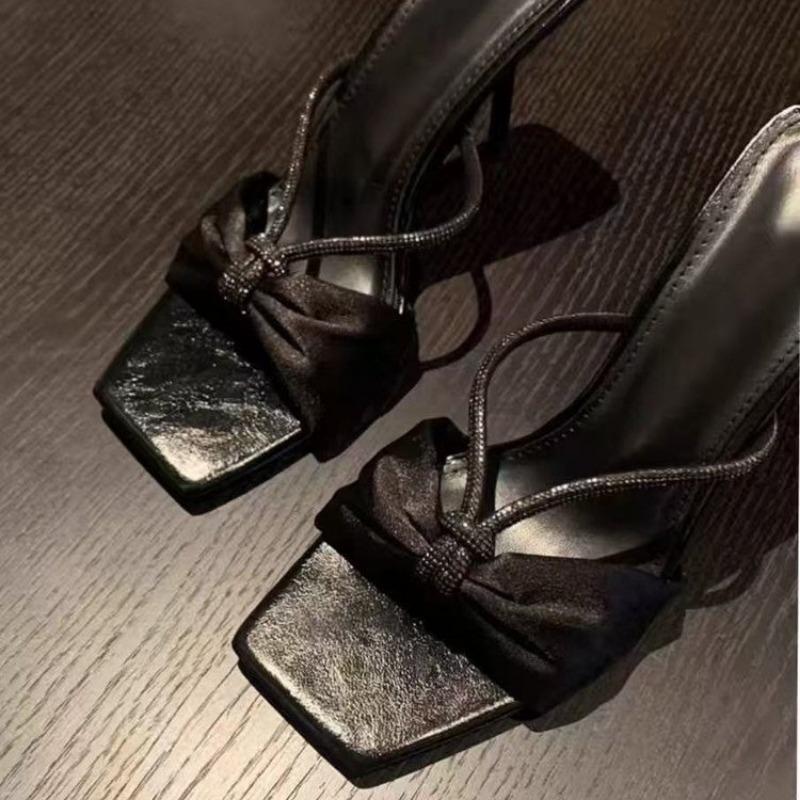 Fashion 2025 Summer New Modern Women’s Open Toe Slippers Classics Square Toe Thin Heels Crystal Sandals for Fashion Dress Party Slippers