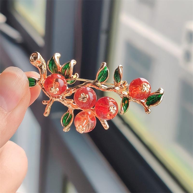 Lucky Orange Enamel Glass Persimmon Brooches For Women Alloy Crystal Fruits Plant Casual Brooch Pin Office Party Jewelry Gift