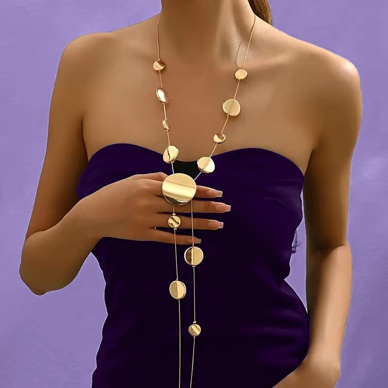 

Модне намисто у перебільшеному стилі для жінок золотий