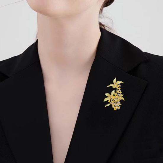 Damenbrosche Osmanthus-Form Retro-Stil Anstecknadel Anzüge Mäntel Pullover Dekorative Anstecknadel Pendler Dating Accessoire