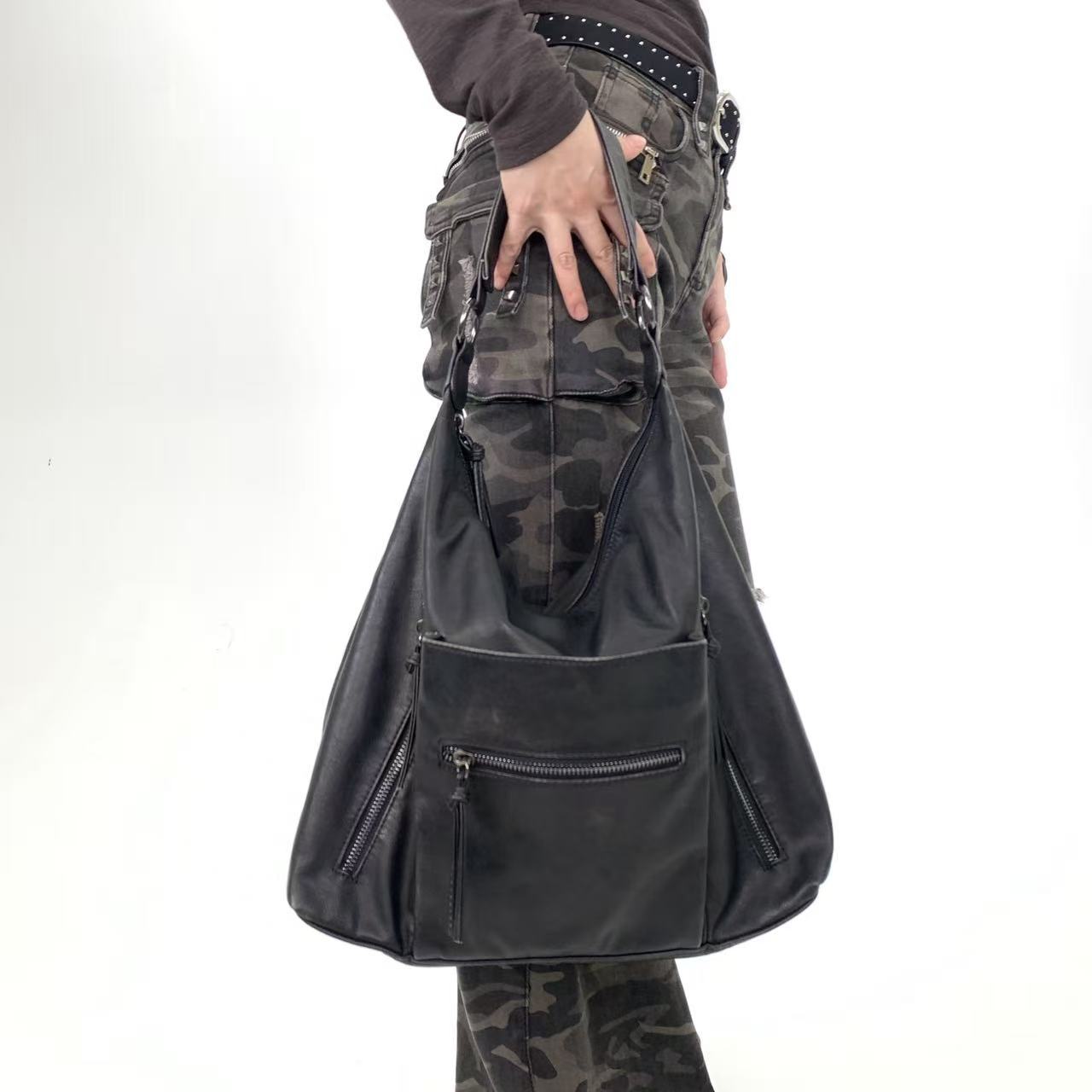 

Ladies Millennial Spice Retro Shoulder Bag Multi-Pocket Zipper Trendy Cool Messenger Bag чорний