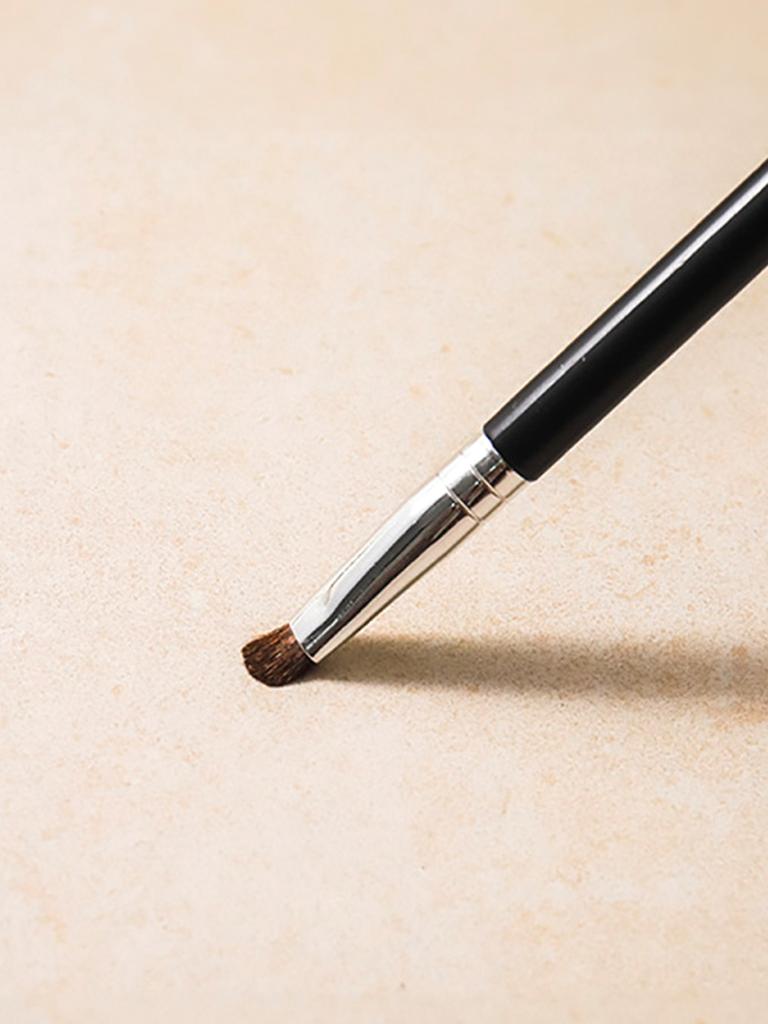 Precision Point Eyeshadow Brush