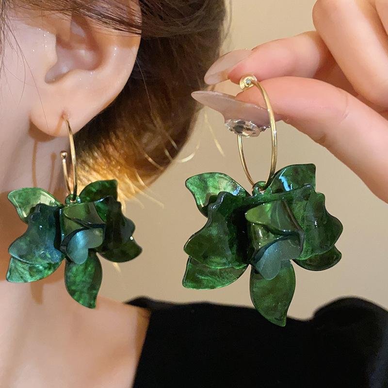 Vintage Irregular Metal Petals Earrings for Women Acrylic Personality Petal Earrings Wedding Party Jewelry Accessories
