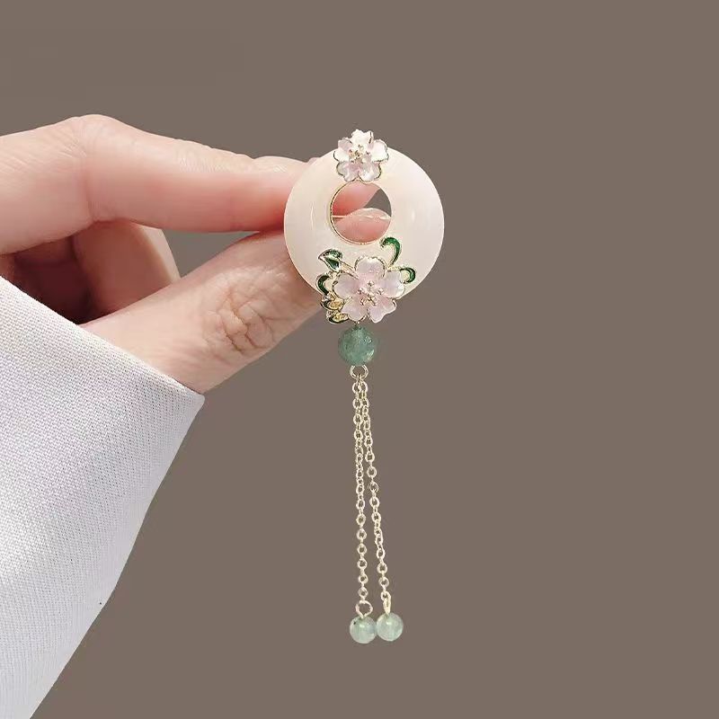 New Style Ancient Style Cheongsam Brooch Break Pressure Temperament Safe Buckle Pin Hanfu Bamboo Tassel Accessories