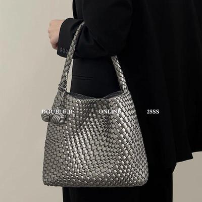 Handwoven Large-Capacity Tote: Spring/Summer 2026 Shoulder Bag for Daily Commute & Mother-Child Use