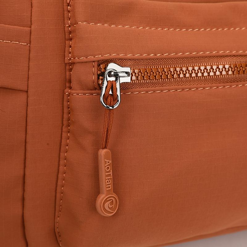 Dámská vícekomorová taška přes rameno Outdoorová crossbody taška