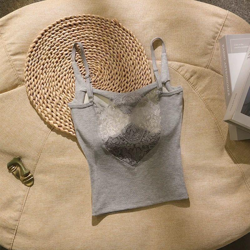 Elegantes Camisole mit Spitzeneinsätzen für Damen: Sommer-Top mit Brustpolstern & sexy Rückendesign