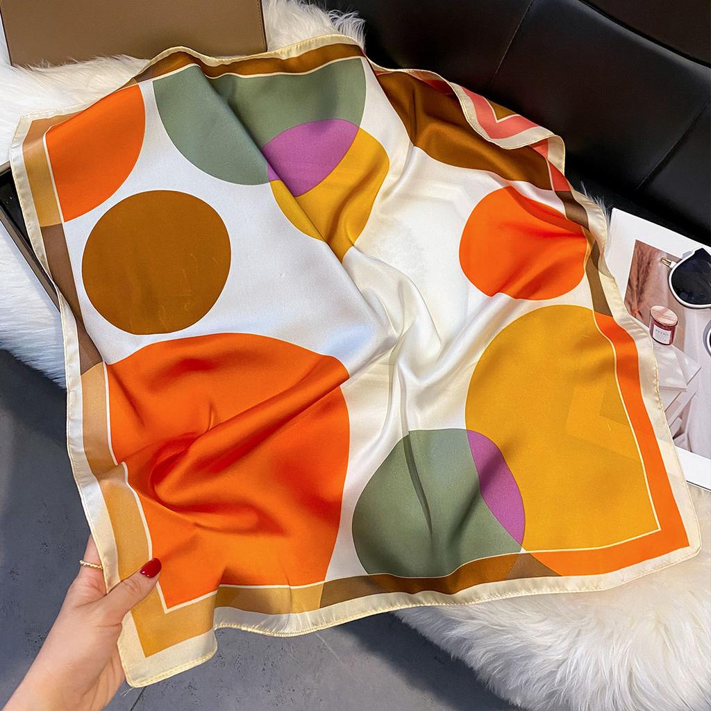 2025 New Fashion 70X70cm Women's Scarf Silk Leopard Print Scarf Square Shawl Decorative Headband Neck Luxury Design Bandana