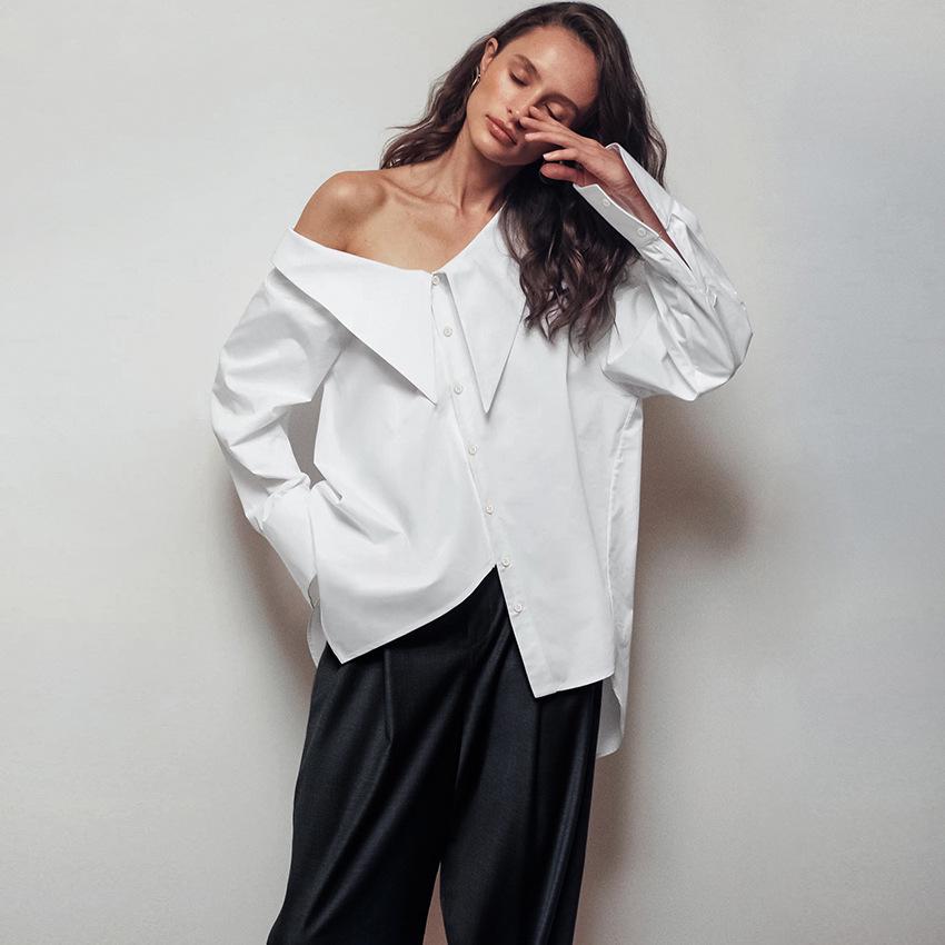 

Белая женская рубашка с неровным воротником, сексуальная с открытыми плечами - европейская и американская весенняя мода 2024 Large