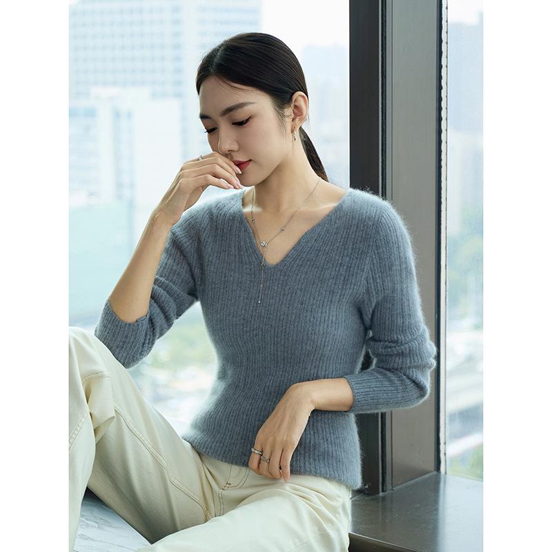 2026 Women's V-neck Cashmere Sweater: Autumn/Winter Long Sleeve Knitwear, Slimming Solid Color Base Layer.