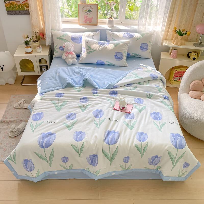 

Langsha Tulip Print Summer Quilt