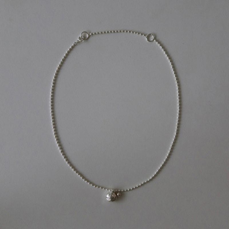 

MIDNIGHT MOMENT bumpy ball necklace FREE