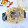 Moderne tonnenförmige Damenuhr Gold Iced Out Zifferblatt mit Leopardenarmband Luxus Quarz-Armbanduhr für Damen
