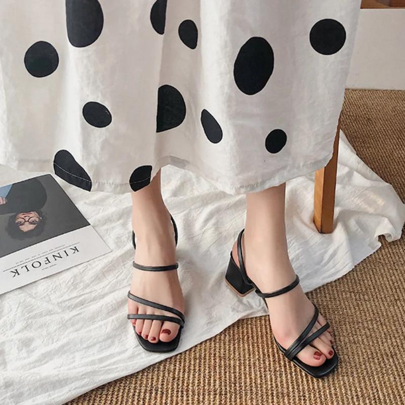 2025 Summer Women's Sandals Casual Female Slippers Sexy Female Shoes Square Heel Open Toe Ankle Strap Sandals Sandalias