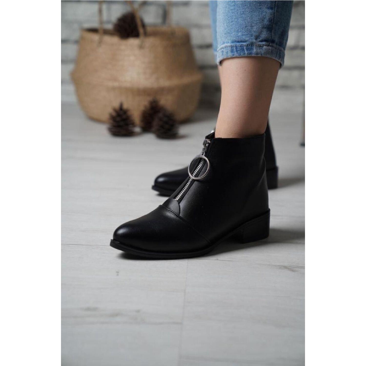 

Женские черные кожаные ботинки с молнией спереди 37