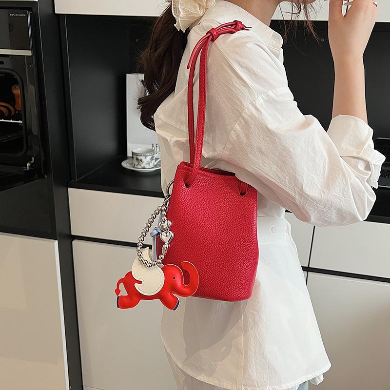 New Commuter Versatile Bag Women's Fashion Large-capacity Shoulder Messenger Bag