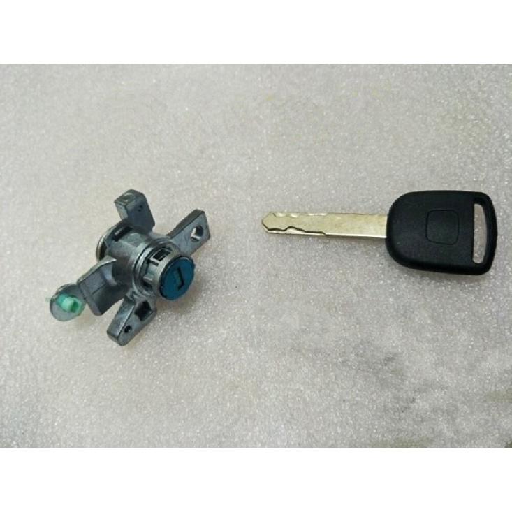 Распродажа Замок передней левой двери с личинкой и лезвием ключа для Honda Odyssey 2002-2007