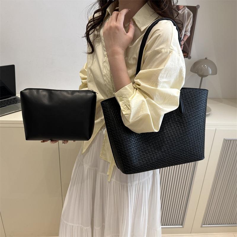 Simple Texture Tote Bag Large Capacity Mother and Child Bag Retro Solid Color Portable Shoulder Bag Trendy Versatile Underarm Women's Bag