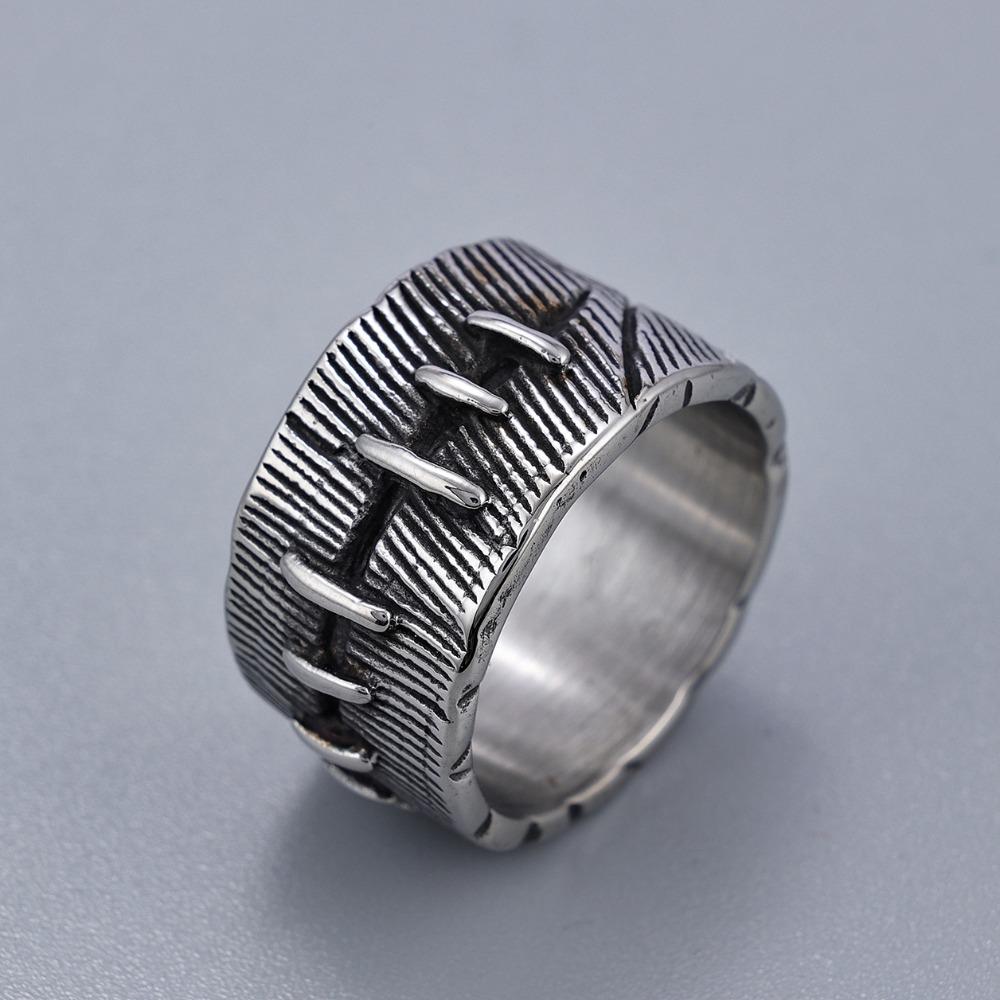 Dunkler Punk-Ring mit Nähten für Herren Trendiges Gothic-Stil Must-Have-Accessoire