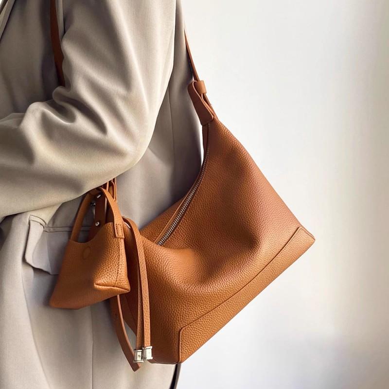 Large Capacity Versatile Women's Crossbody Bag With Niche Design Cowhide Armpit Office Worker's Hand-held Shoulder