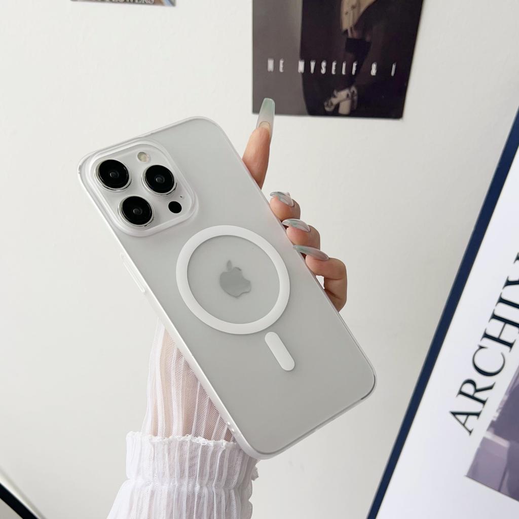 Magsafe Is Compatible with Apple 15 Phone Cases, Iphone14 Ultra-thin, Skin-feel Magnetic 13promax, and Does Not Turn Yellow 12