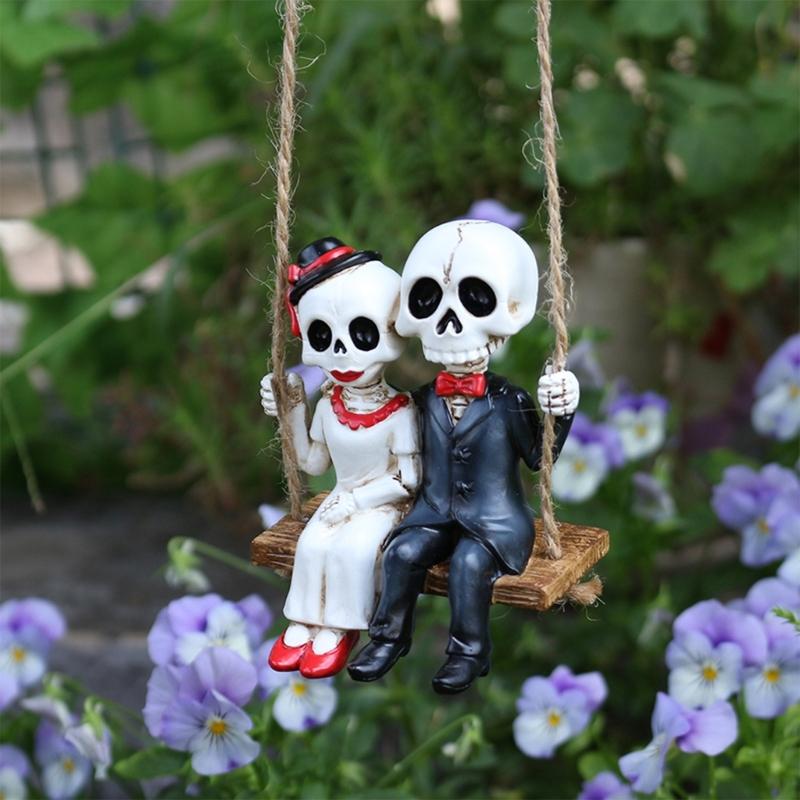 Halloween Paar Schädel Schaukel Handwerk Wetterbeständiges Harz Accessoire Perfekt Für Heimdekorationen Und Partythemen